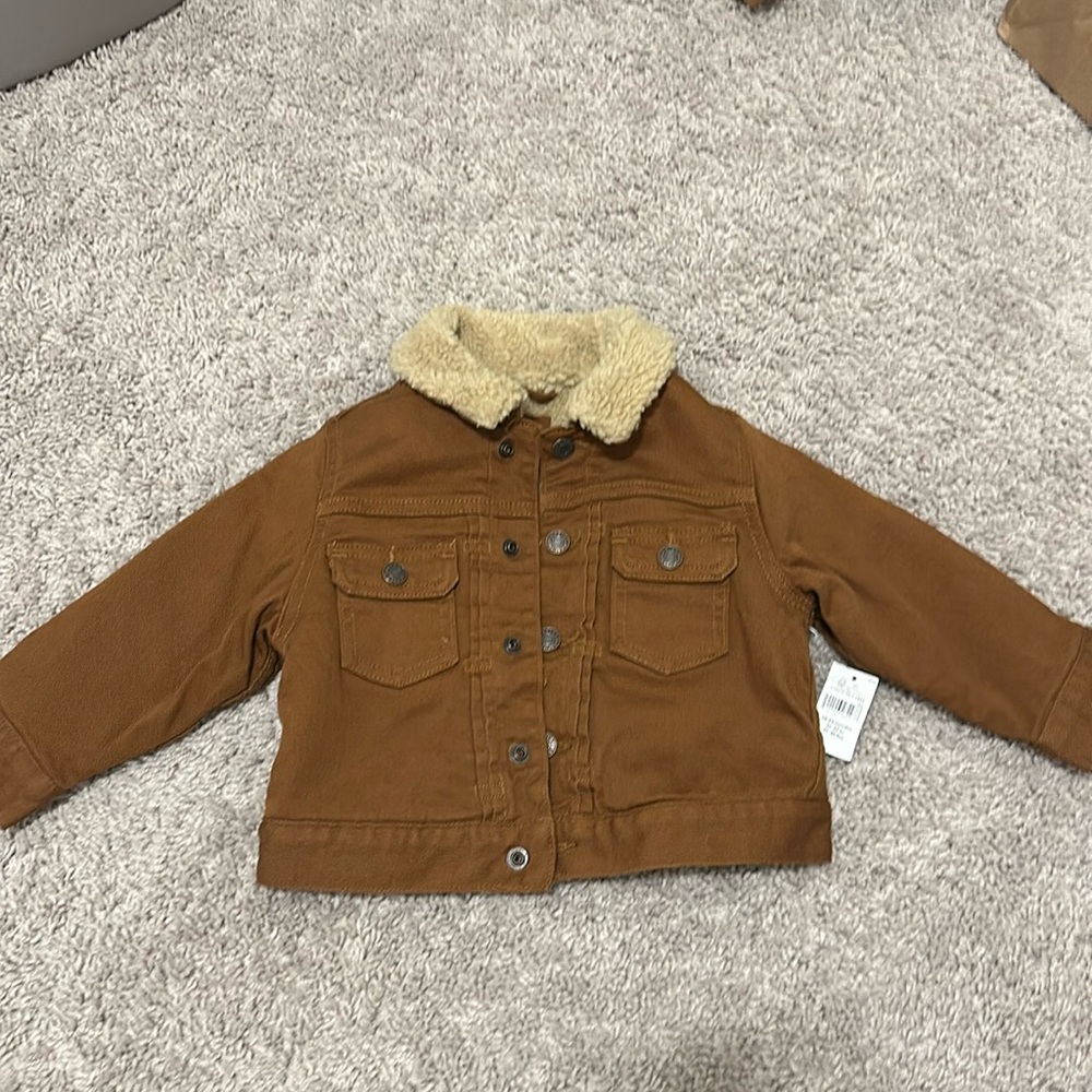 Gap Sherpa lined jacket ￼